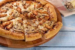 BBQ Chicken Pizza Medium