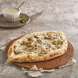 مناقيش لبنة وزعتر