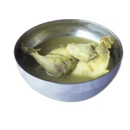 نص دجاج مسلوق