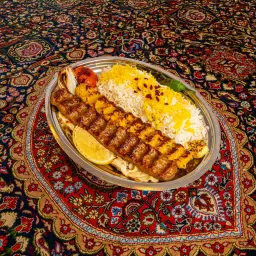 طبق شيراز الخاص
