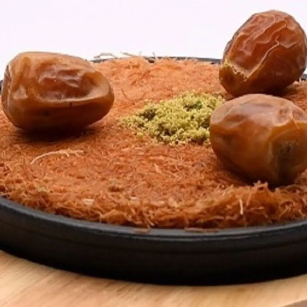 كنافة تمر بالقشطة كتكوتة