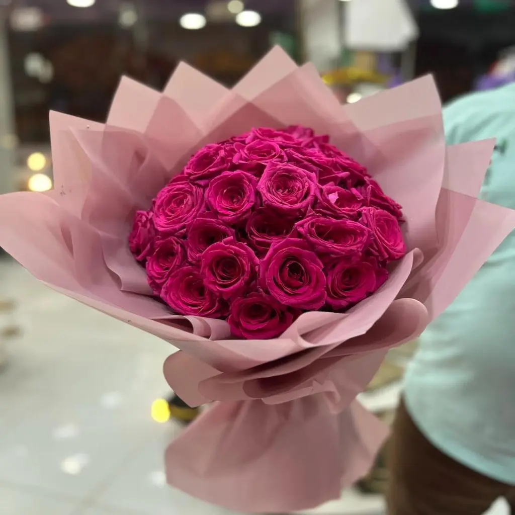 باقة دائرية لون فوشيا