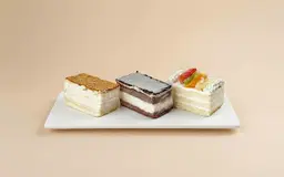 Cake pieces lotus + fruits + chocolate