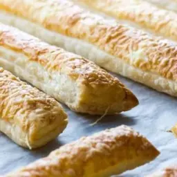 Cheese and Za'atar Puff