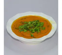 Steamed Qalaba with Daqa and Salads