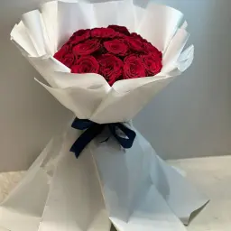 ورد أحمر بوكيه