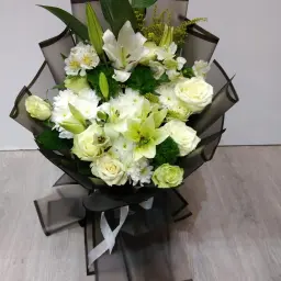 باقة بيضاء
