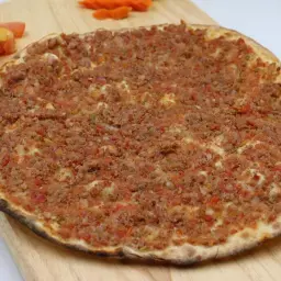 لحم بالعجين