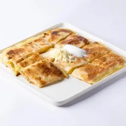 مطبق حلو بالجبنة