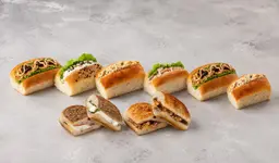 ٨ قطع من أي ساندويتش