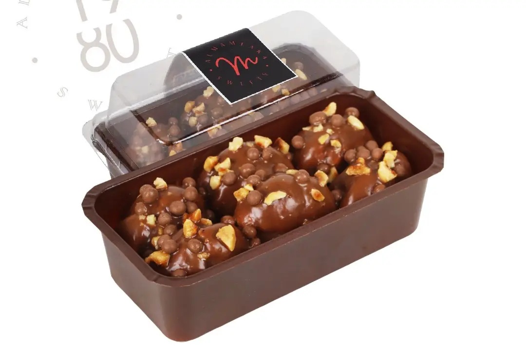 Éclair Hazelnut Sauce