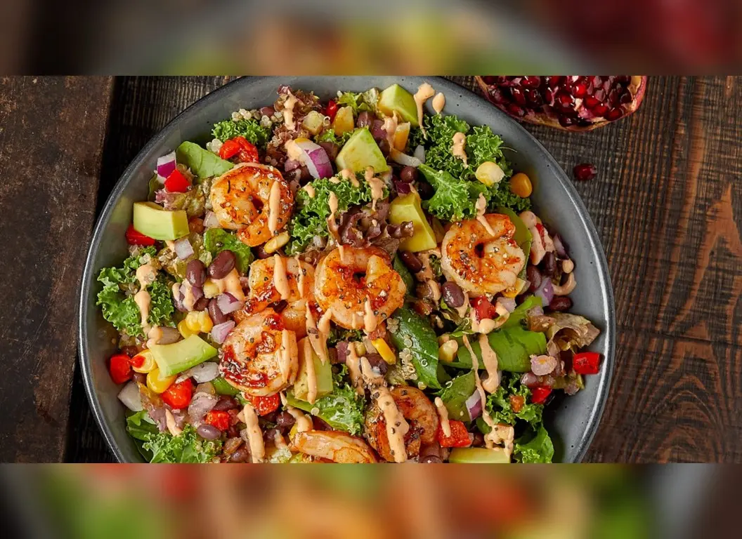 Sriracha Shrimps Quinoa Salad