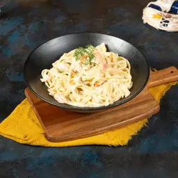 فتوتشيني بالسالمون
