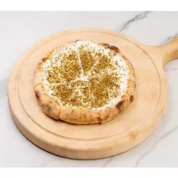 فطيرة لبنة بالزعتر