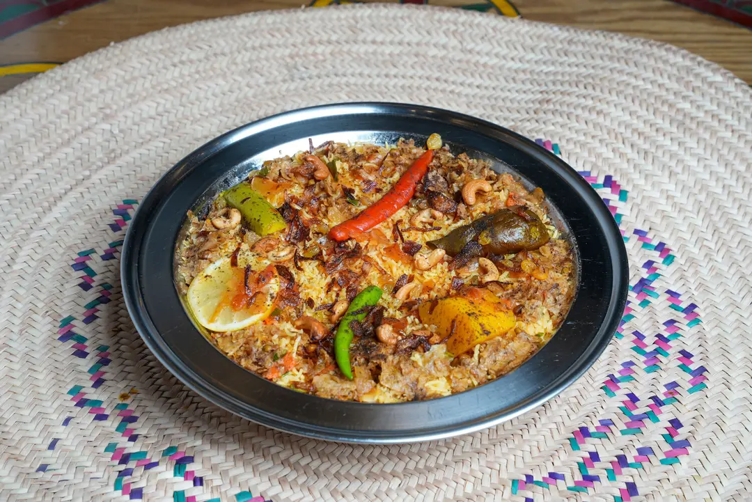 نفر رز عنبر أحمر