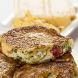 Cheddar Cheese Vegetable Mutabbaq