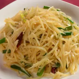 Shredded Potatoes with Vinegar
