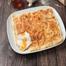 Mutabbaq with Cream and Honey