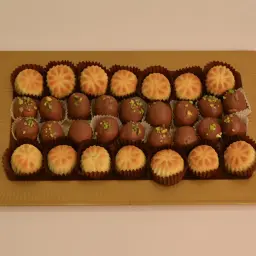 Date Maamoul with Chocolate