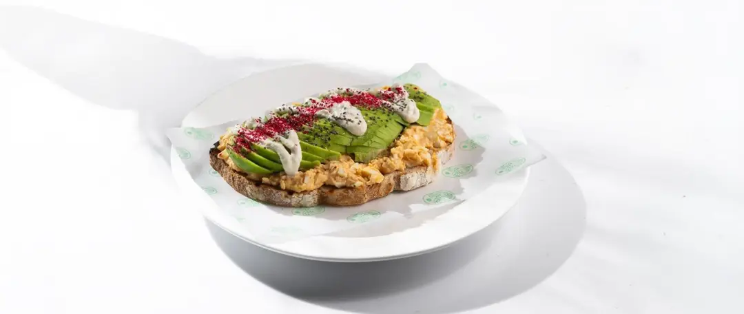 ساوردو البيض والافوكادو