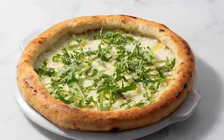 بيتزا الأجبان الأربعة
