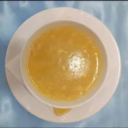شوربة دجاج مع الذرة والبيض