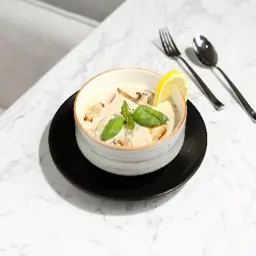 شوربة دجاج بالفطر