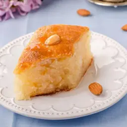 فطيرة بسبوسة وقشطة