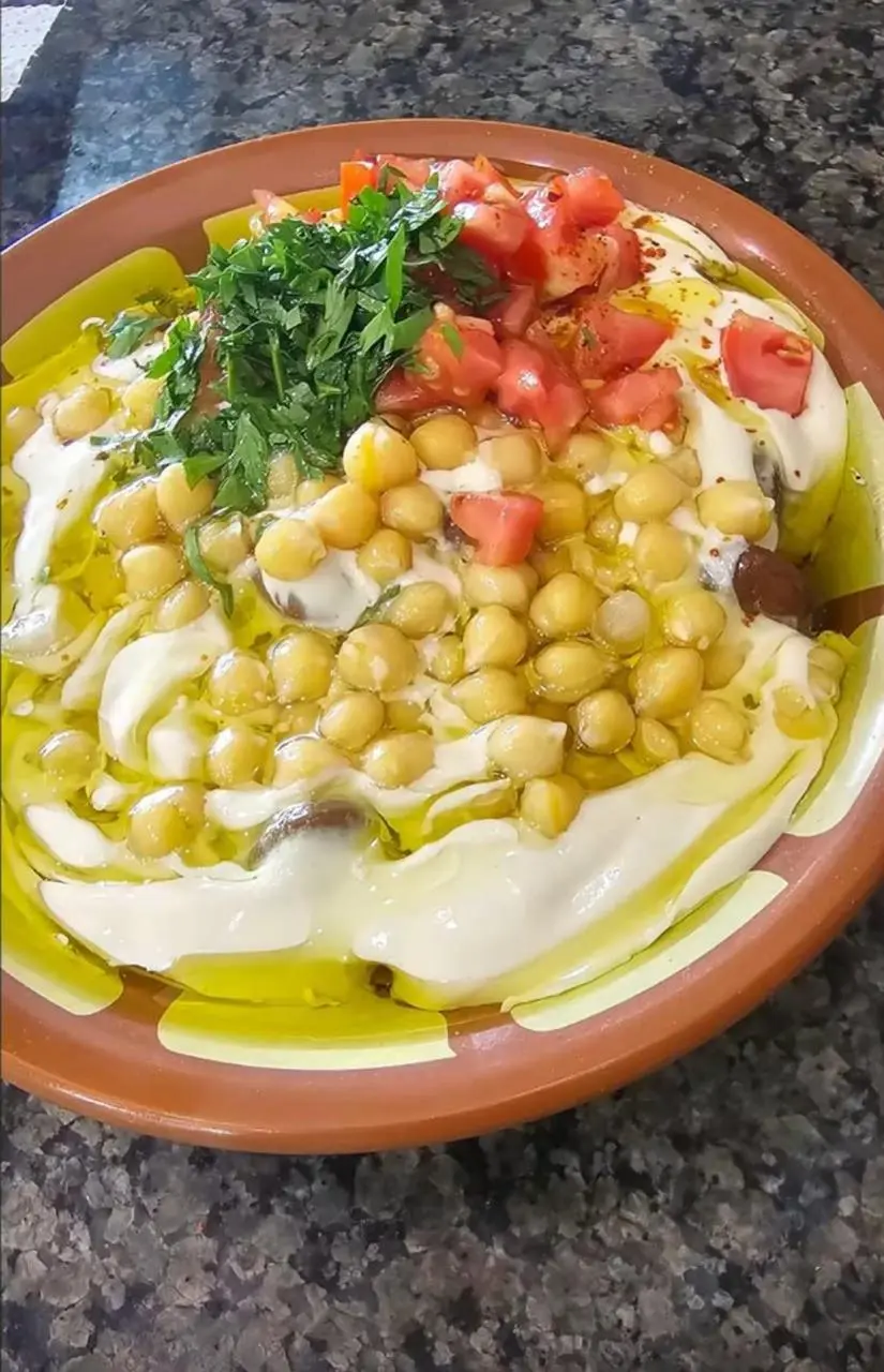 Chickpeas with tahini