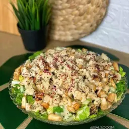 سلطة سيزر شاورما