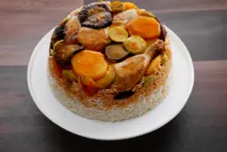 نصف دجاج مقلوبة