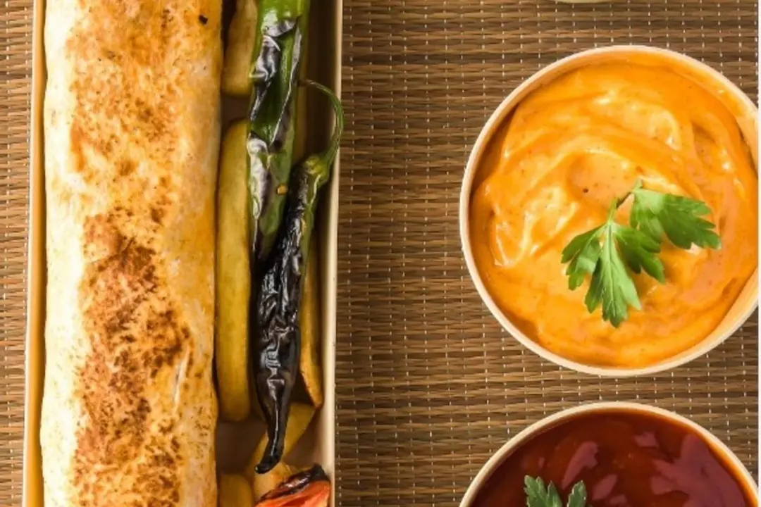 Shawarma Sarookh With Red Bread