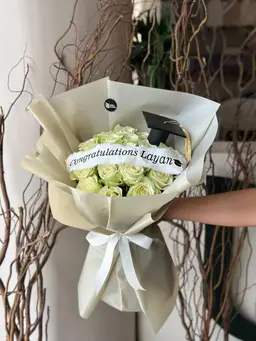 بوكيه التخرج جوري ابيض