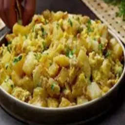 Fried Potato Qalaya with Eggs