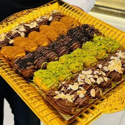 صحن بيتيفور ذهبي