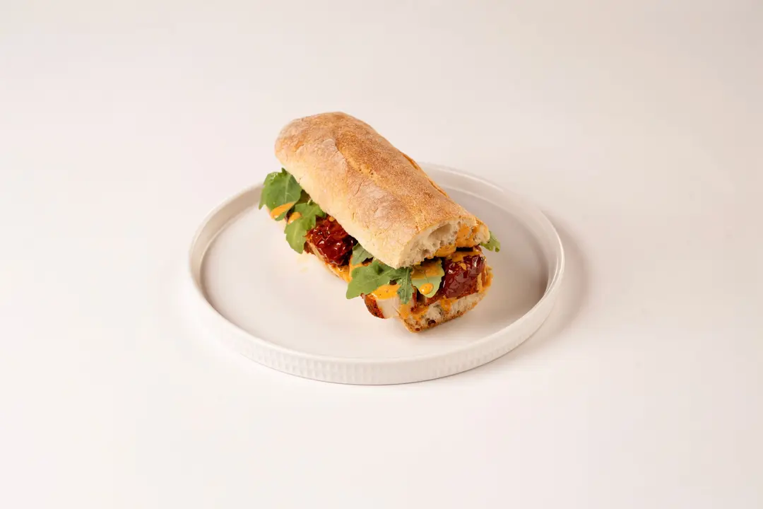 سوكال ساندوتش دجاج شيباتا - SoCal Chicken Sandwich Ciabatta