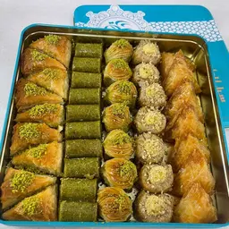 علبة حلويات مشكل