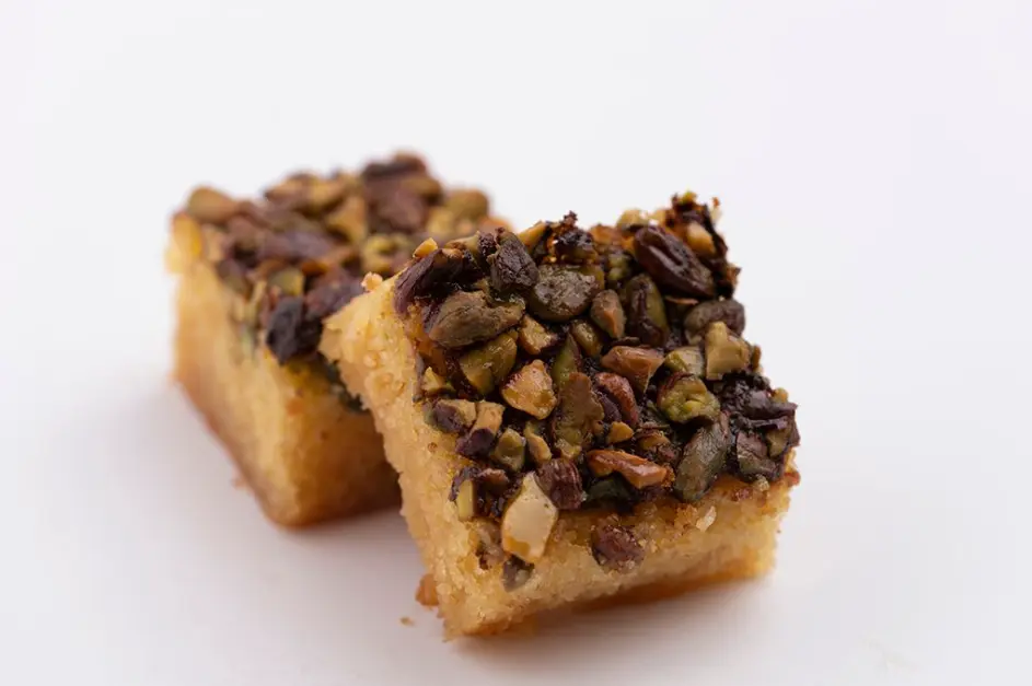 Hareeseh With Pistachio