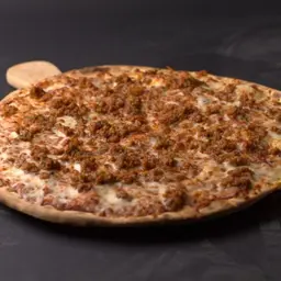 Pizza with minced chicken