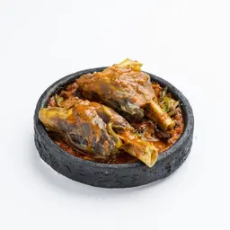 موزة بالفخار