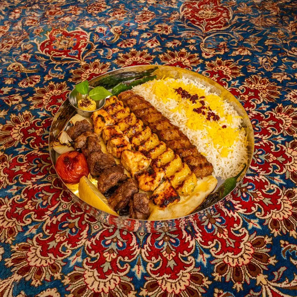 طبق شيراز - شخصين