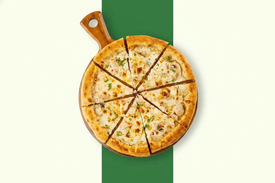 Chicken Alfredo Pizza - Large
