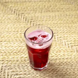 شاي الكركديه المثلج