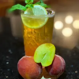 شاي مثلج بنكهة الخوخ