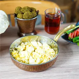 Fride Egg With White Cheese