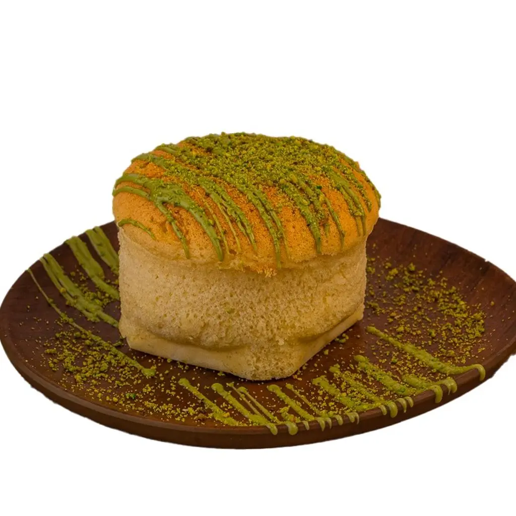 Japanase Cake with Pistachio