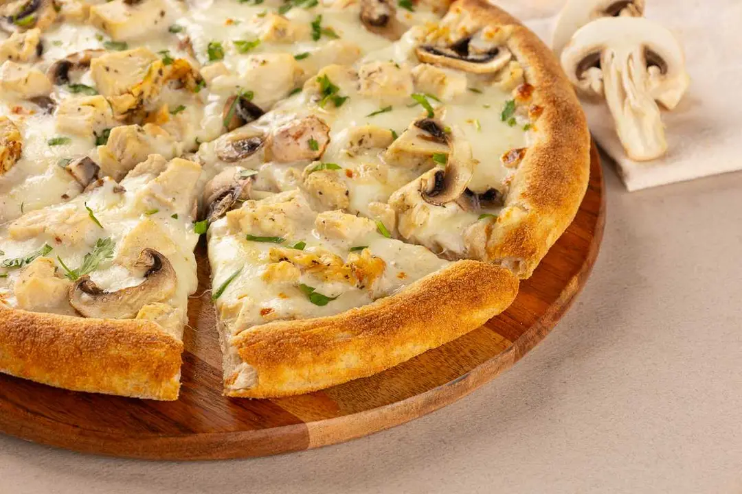 Chicken Alfredo Pizza Large