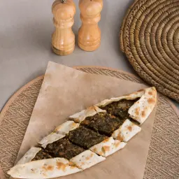 فطيرة سبانخ ولحم