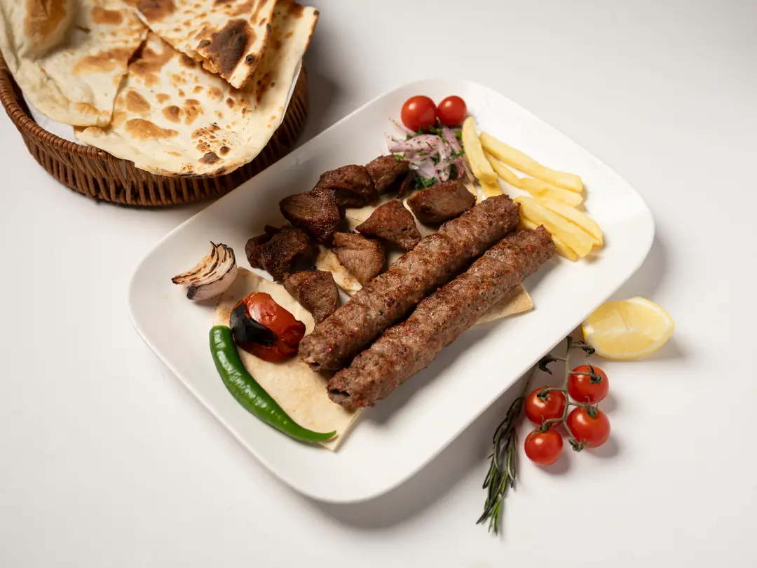مشويات لحم مشكلة