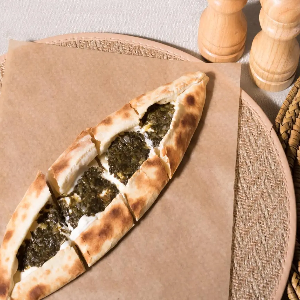 فطيرة لبنة وسبانخ
